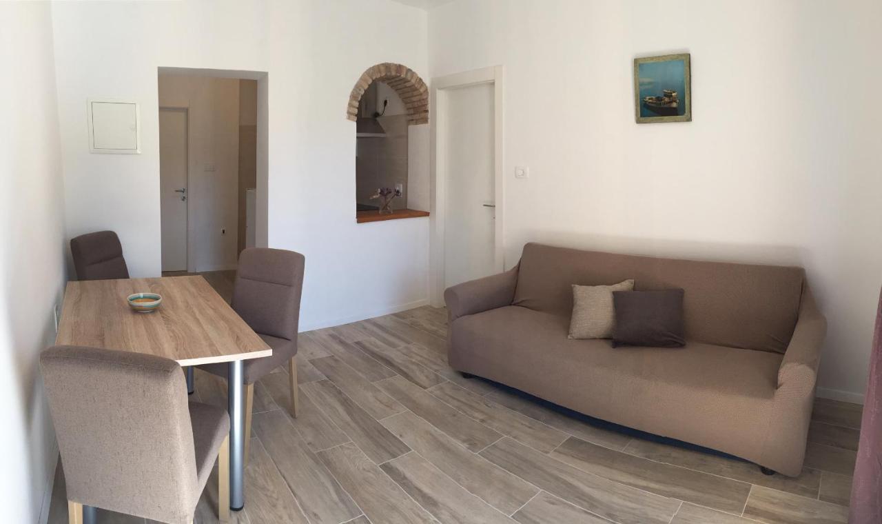 Ferienwohnung Lucia Cres Exterior foto